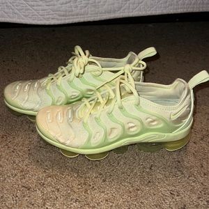 Nike Lime Green Vapormax Plus
